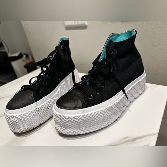 New converse, platform only used once !! Size 8 - Picture 2 of 2